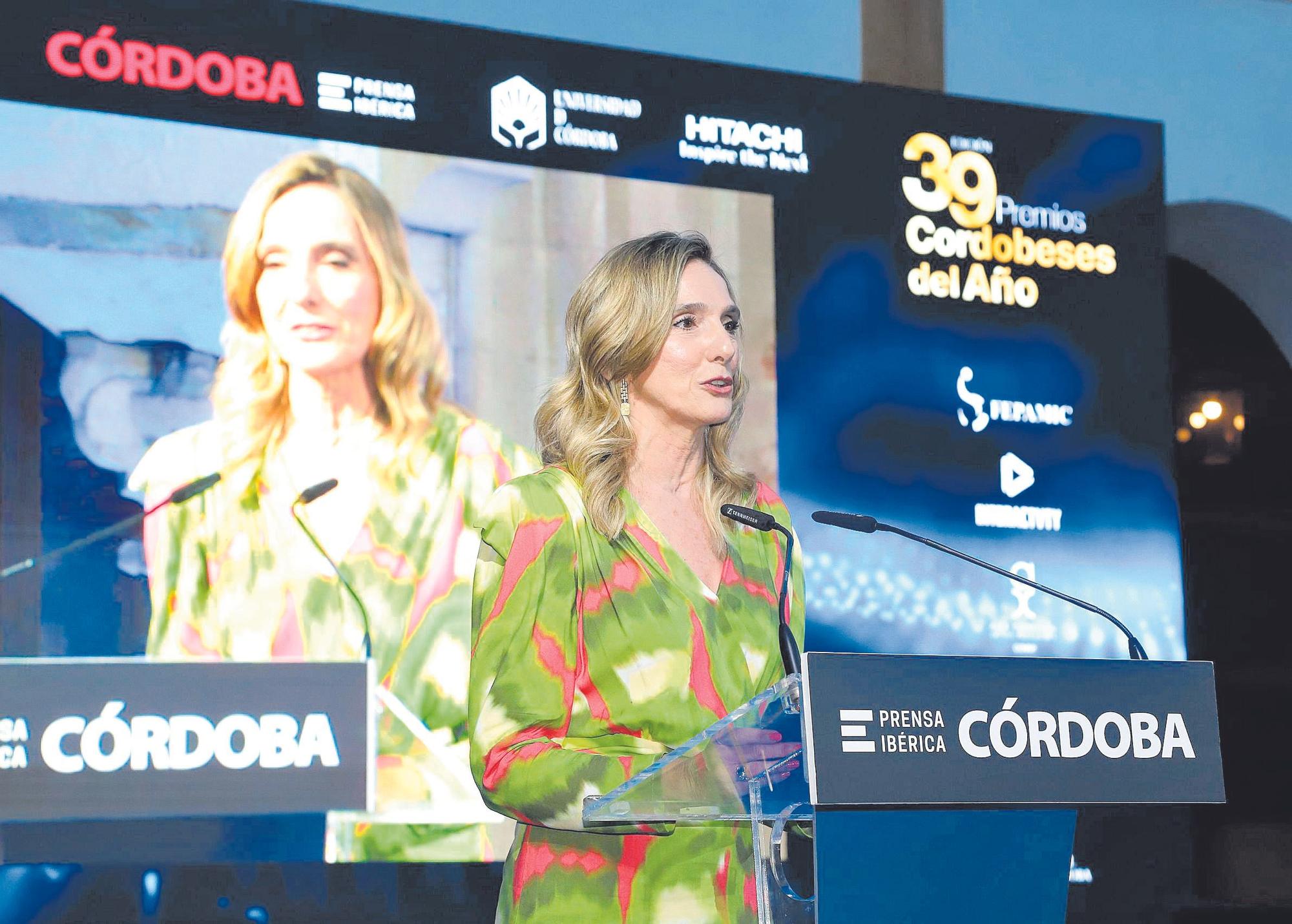 13.	Rosa Gallardo interviene en la gala de los Cordobeses del Año en representación de todos los premiados.