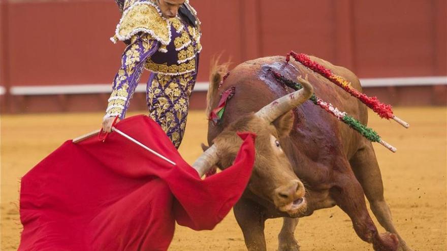 Talavante pasea la única oreja en otra tarde sin faenas rotundas en La Maestranza