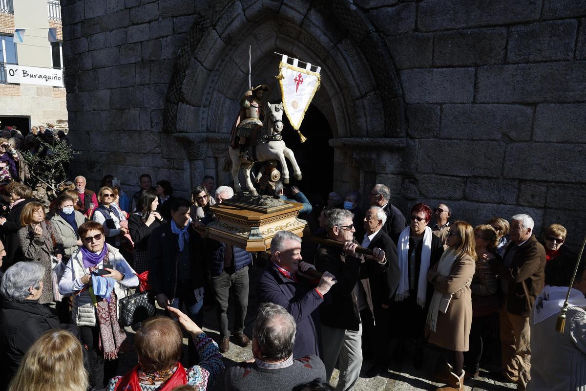 Gaitas, furanchos y furor religioso: San Blas triunfa en Bembrive