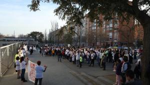 Familias se manifestan para que dimita la dirección del centro