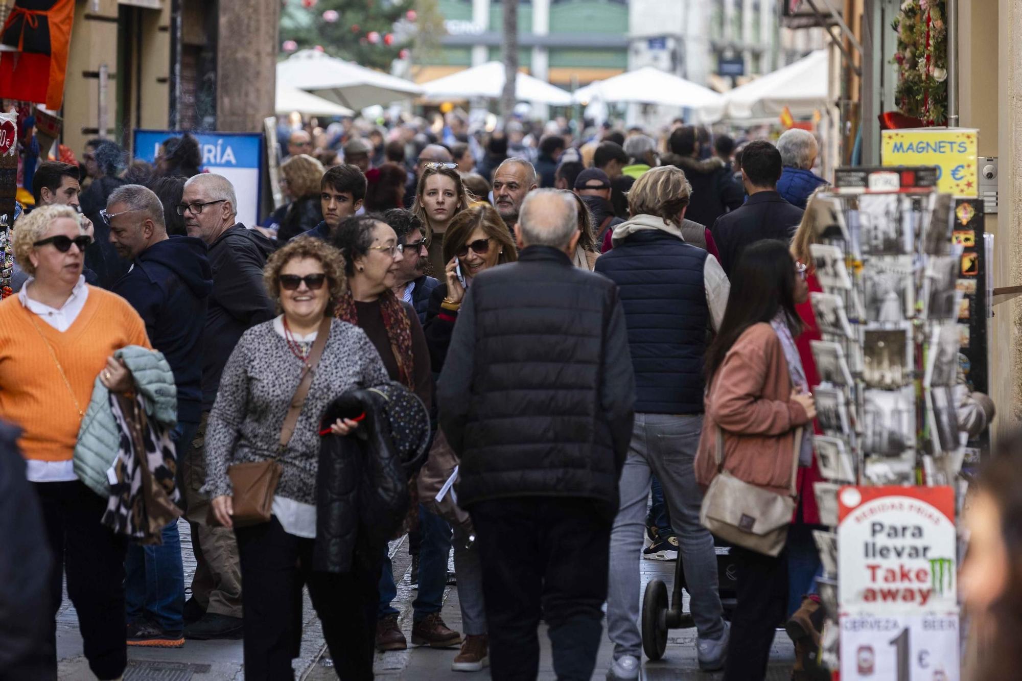 València, a reventar en el puente de la Constitución