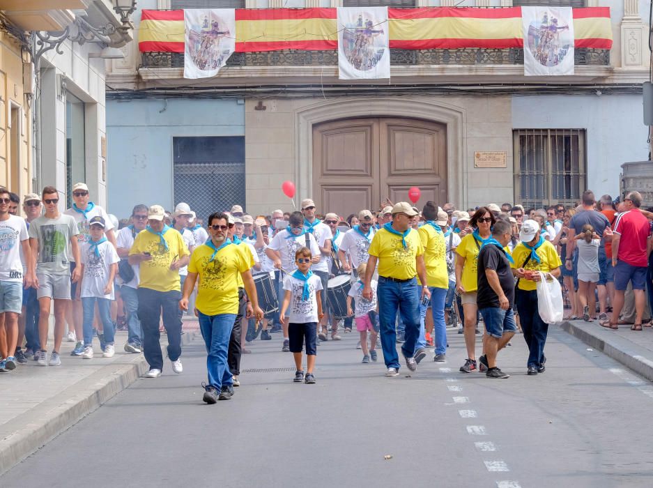 Multitudinaria participación en la tradicional carrera del Ayuntamiento a la plaza Castelar con motivo de la festividad de la Virgen de la Salud