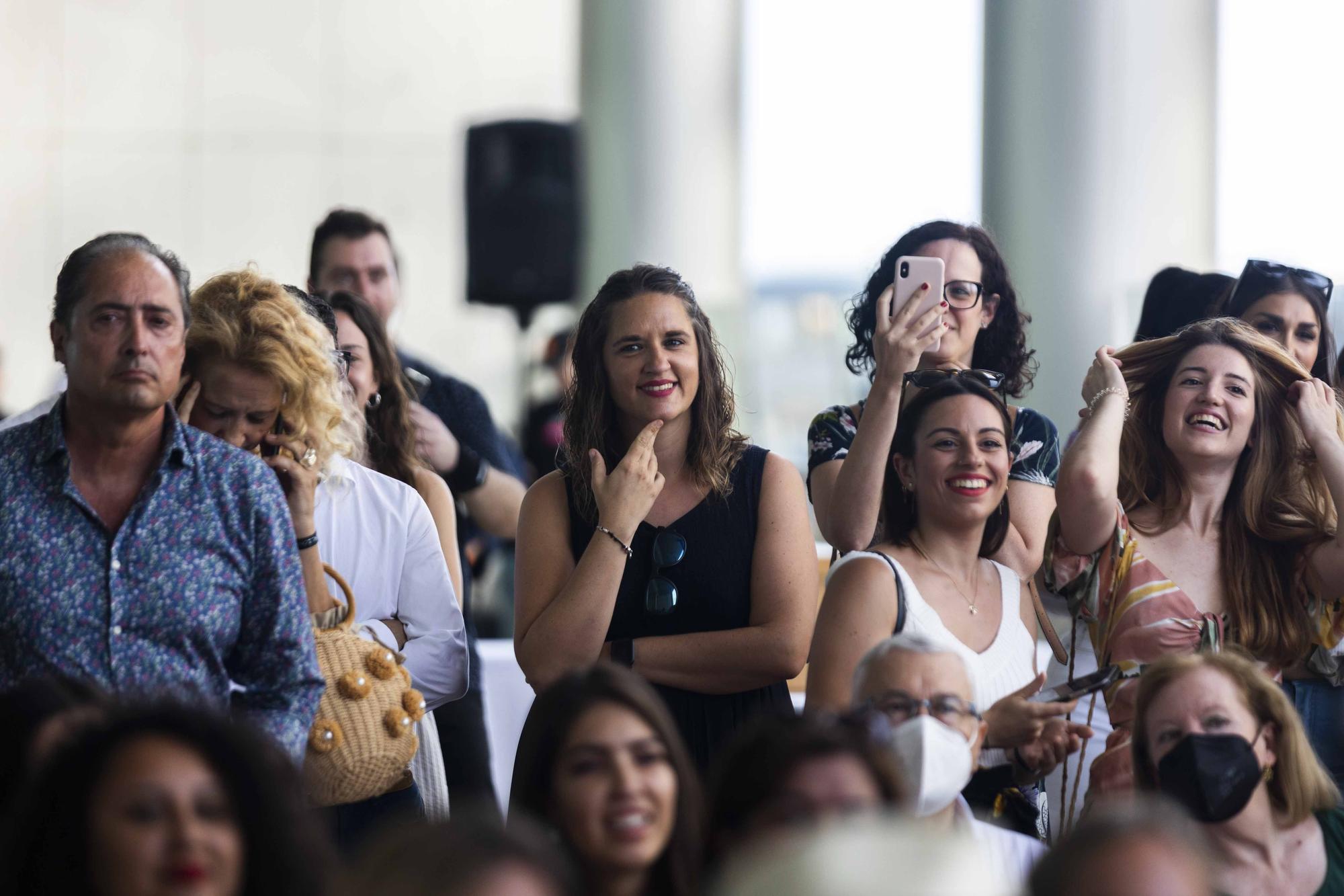 Miguel Ángel Silvestre triunfa en la presentación de Mar de Sons en València