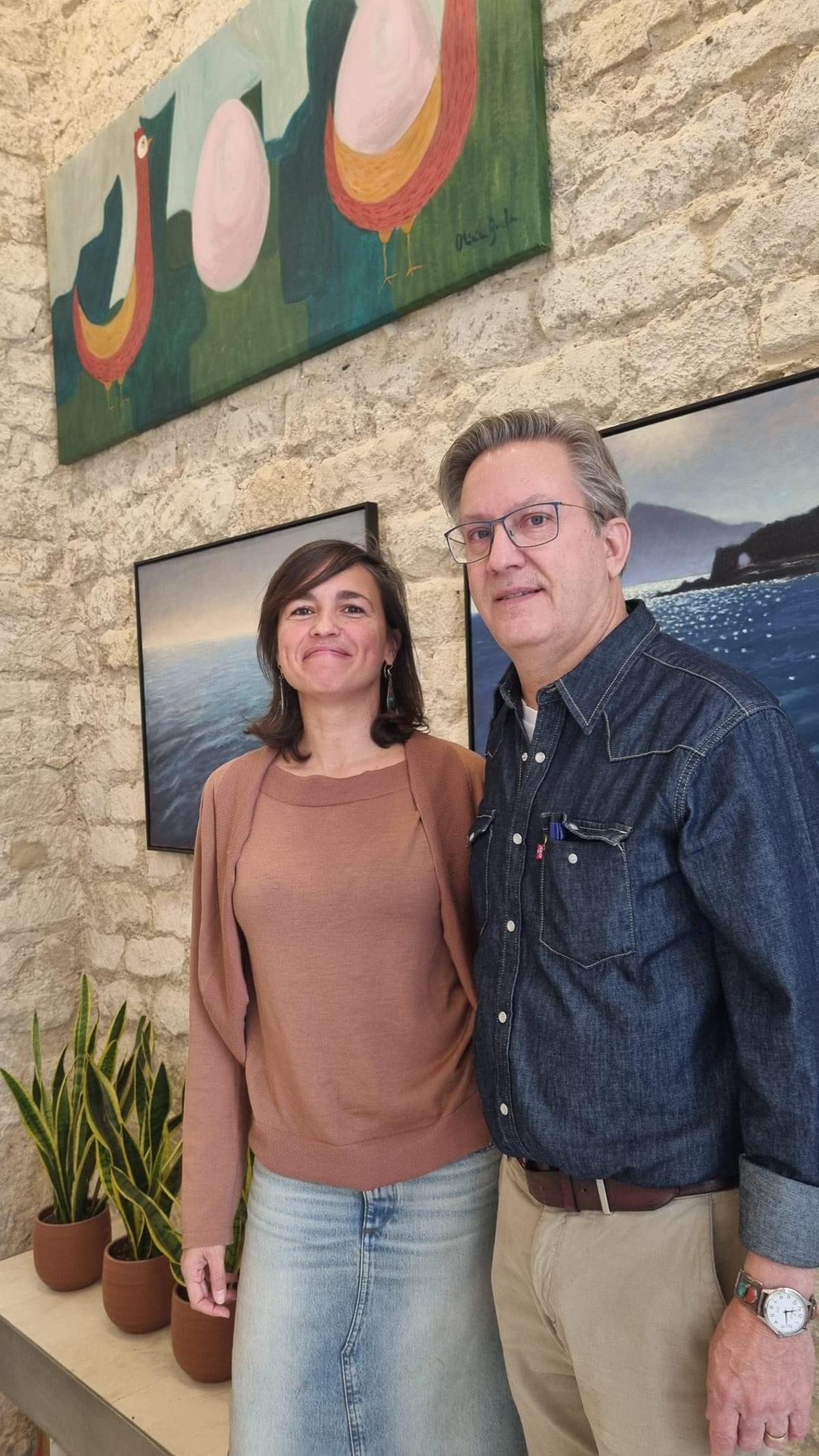Olivia Baeza y Andrew Weber inauguraron ayer «Entre la Luz y la Forma: Un Encuentro Simbiótico».