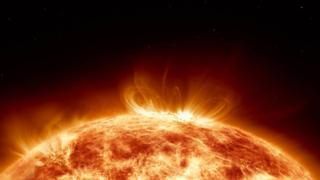 Qué efectos tendrá en la Tierra la extraña tormenta solar caníbal que impactará hoy contra nuestro planeta