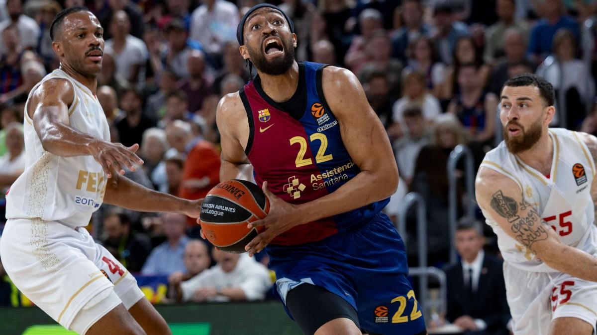 Jabari Parker, ante el M車naco