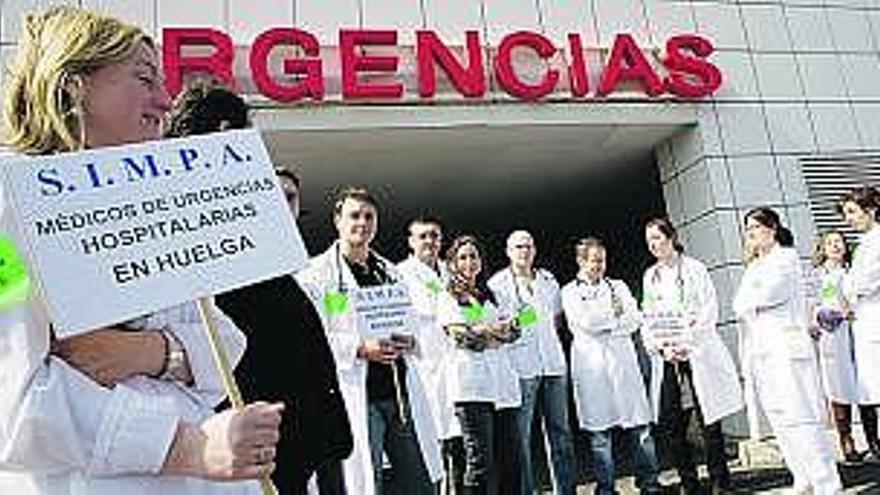 Huelga de los médicos de urgencias en los hospitales asturianos en marzo de 2009.