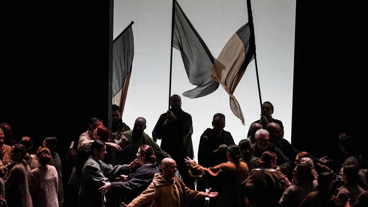 Córdoba estrena 'Macbeth' con ovación y lleno en el Gran Teatro