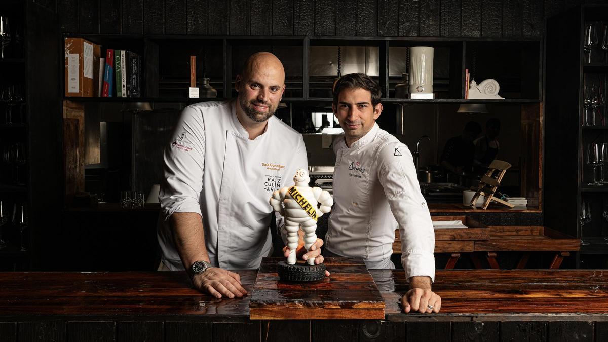 Los chefs del restaurante Ancestral, Saúl González y Víctor Infantes.