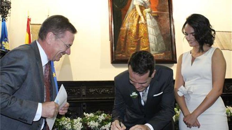 Crecen las bodas y divorcios ante notario en Castellón