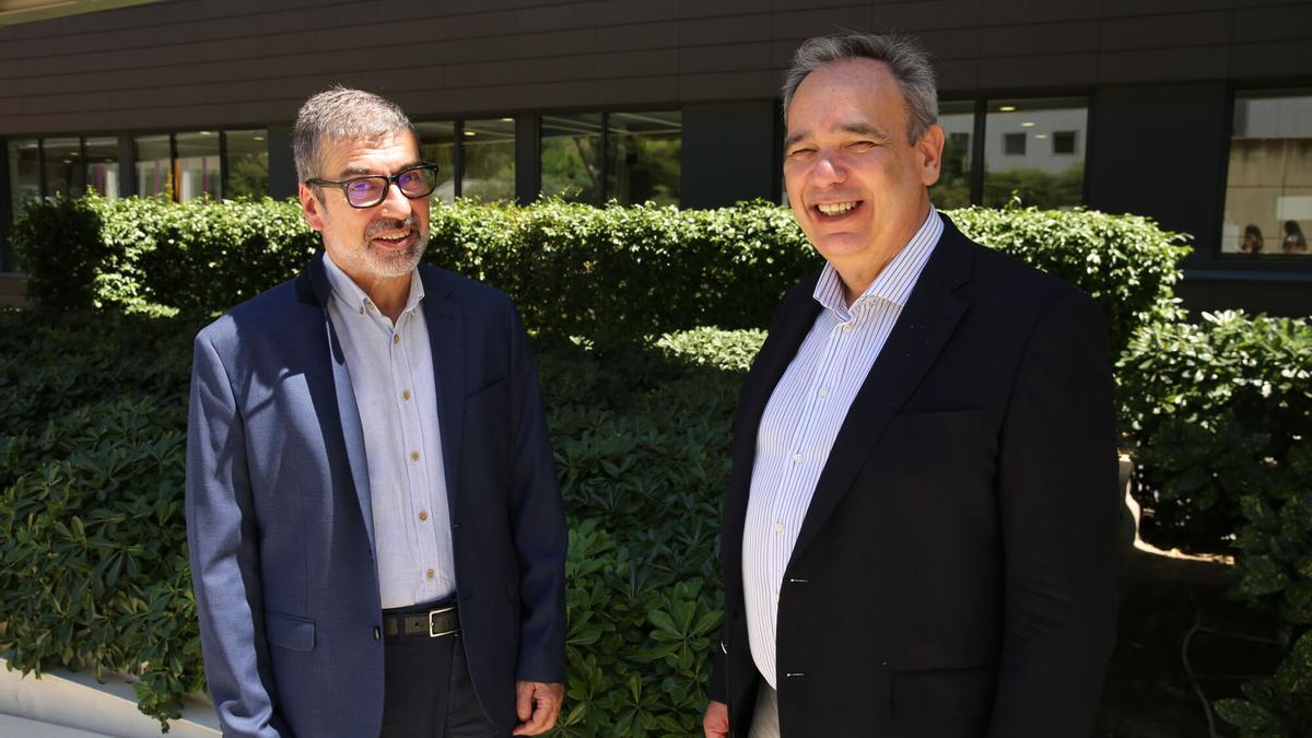 Los especialistas Ramón Hernández y Francisco José Cambra.