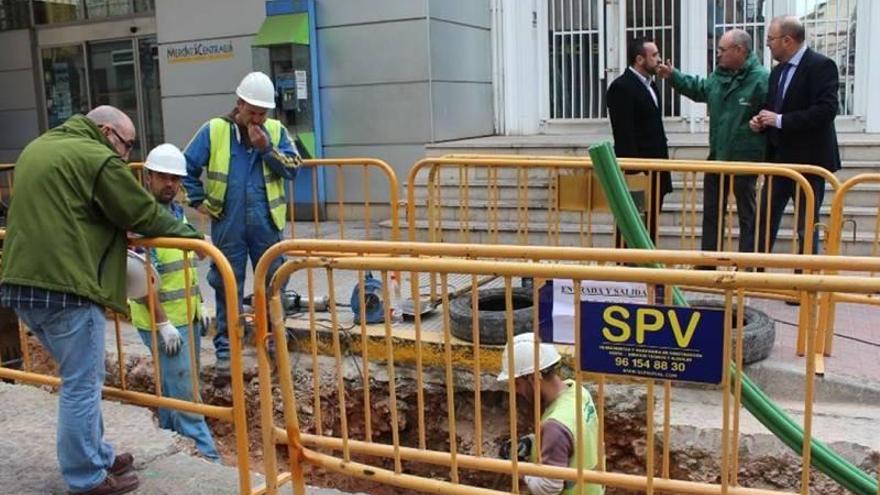 Iberdrola renueva el cableado del centro y acaba con los cortes de luz