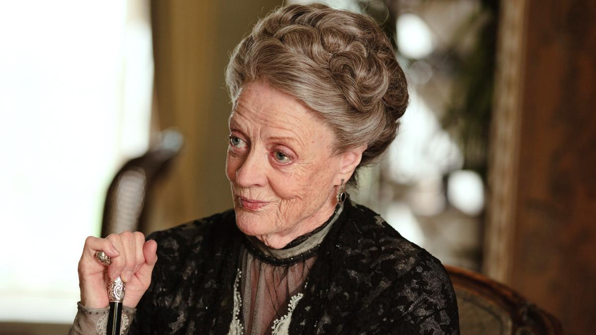 La actriz Maggie Smith sufría la enfermedad de &quot;los ojos saltones&quot;: así son sus síntomas y tratamiento