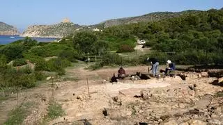 Descubren los primeros restos de los muros del monasterio bizantino de Cabrera, el más antiguo documentado en Baleares y España