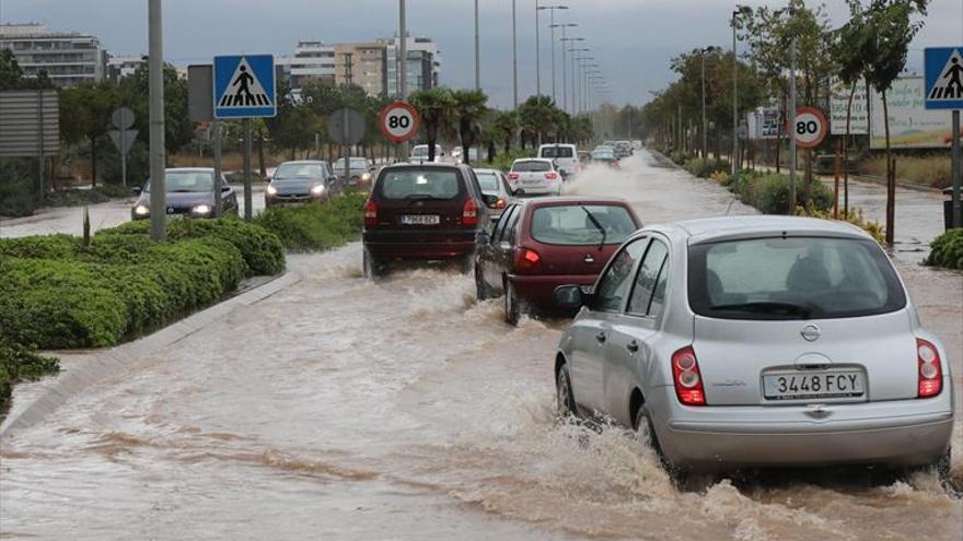 Las peores lluvias desde el 2008 anegan el Levante