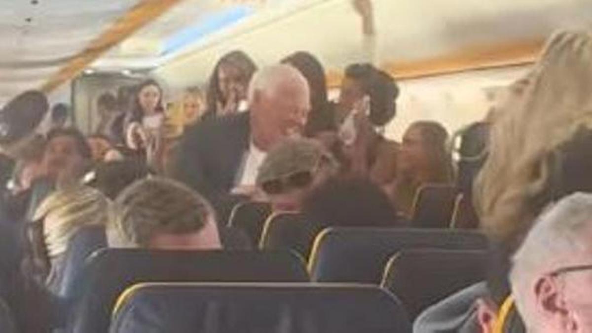 Un momento del vuelo de Ryanair