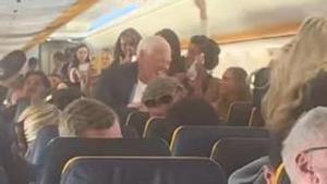 Un momento del vuelo de Ryanair