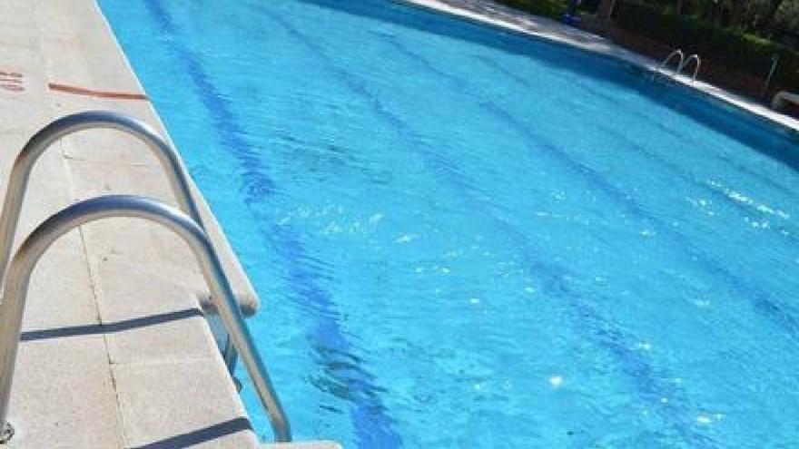 Rescatado en estado grave de la piscina de un hotel en Tenerife