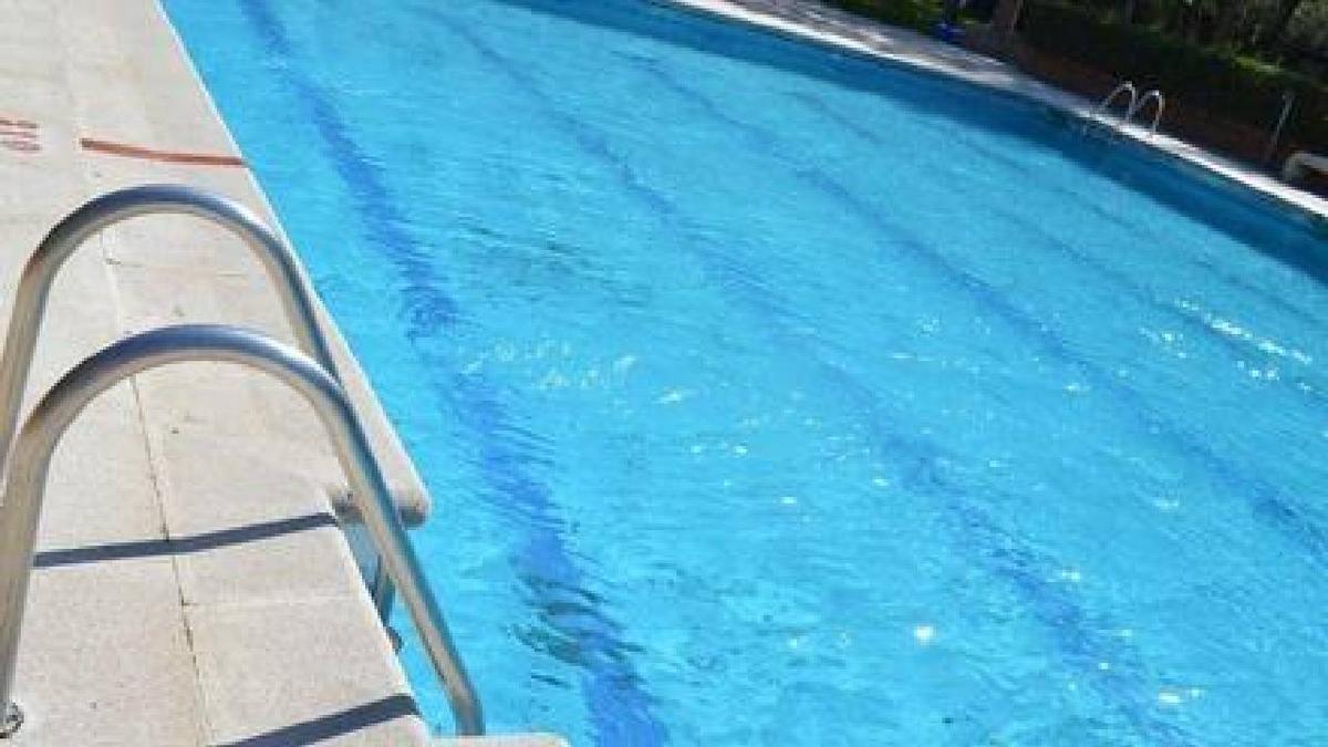 Rescatado en estado grave de la piscina de un hotel en Tenerife