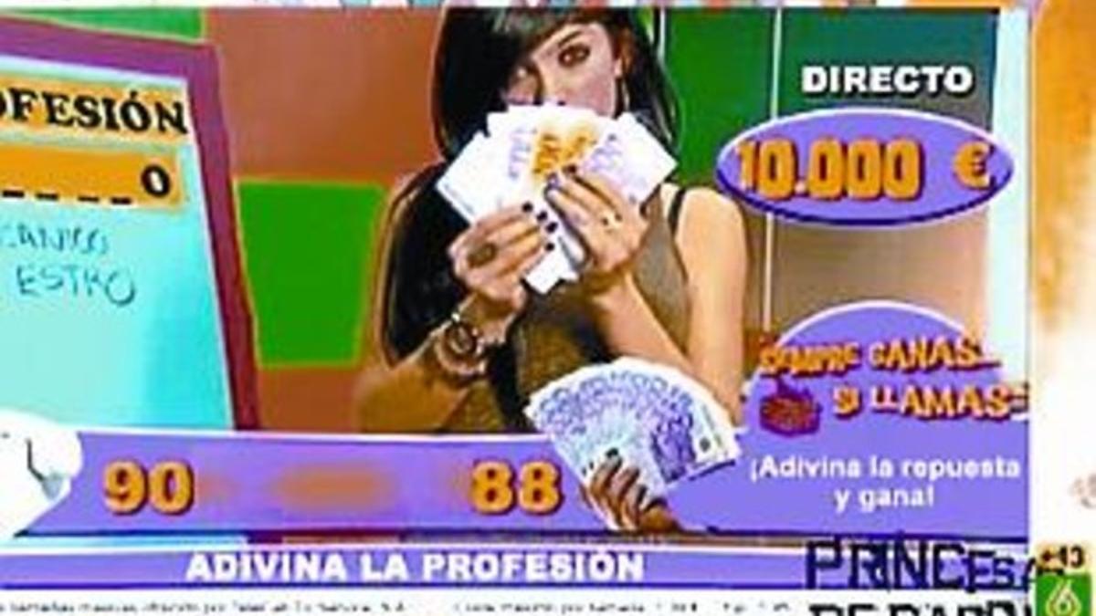 Iratxe, en plena faena como chica de 'call TV' (La Sexta).