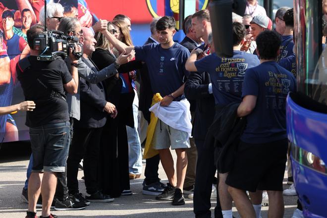 ¡De locos! Las mejores imágenes de una ciudad entregada al Barça