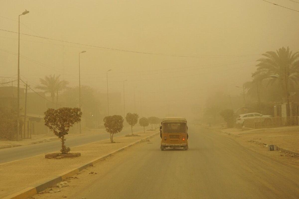 Imagen de Irak cubierto por la tormenta de arena