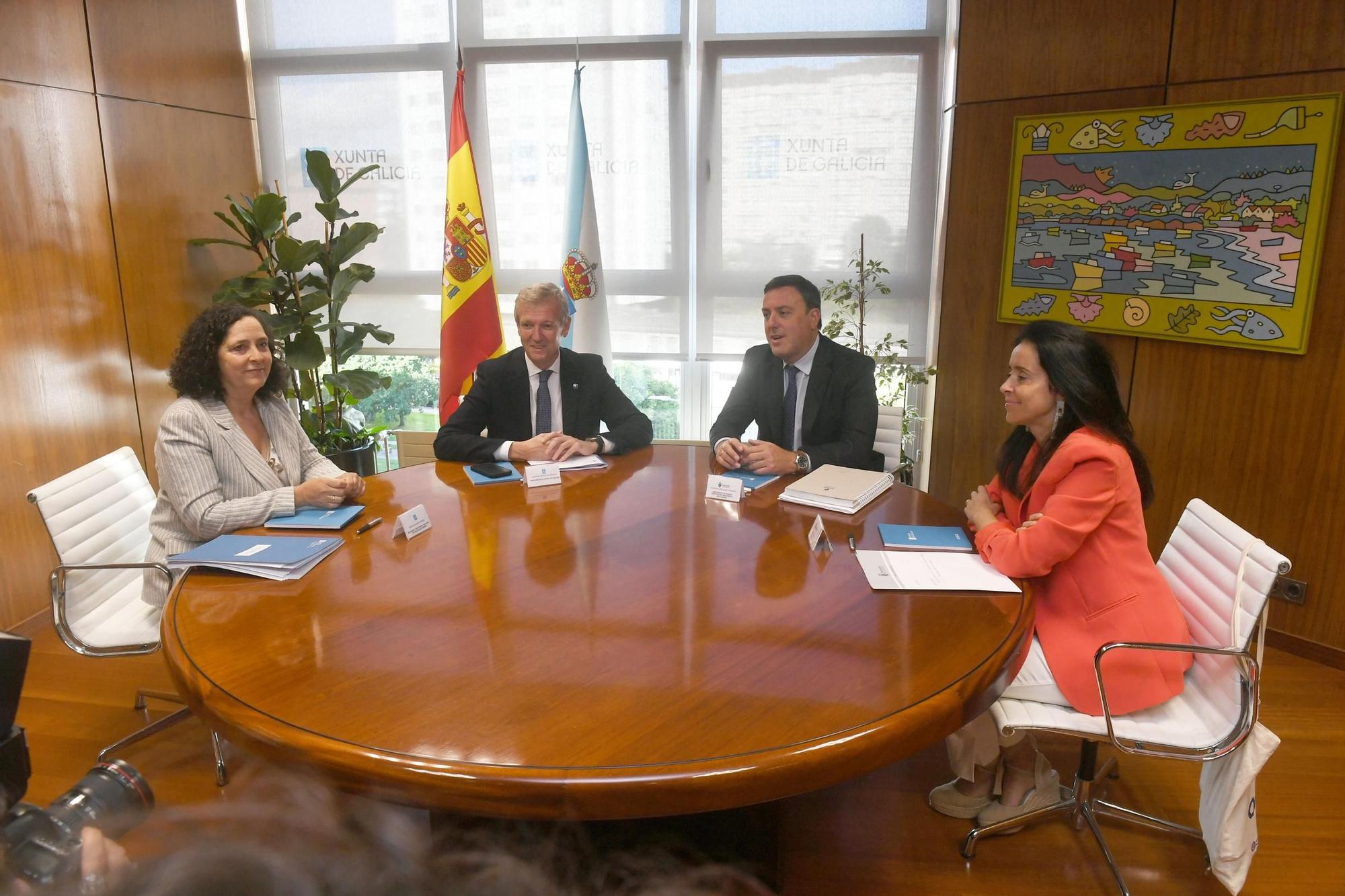 Reunión en A Coruña de los presidentes de la Xunta y la Diputación