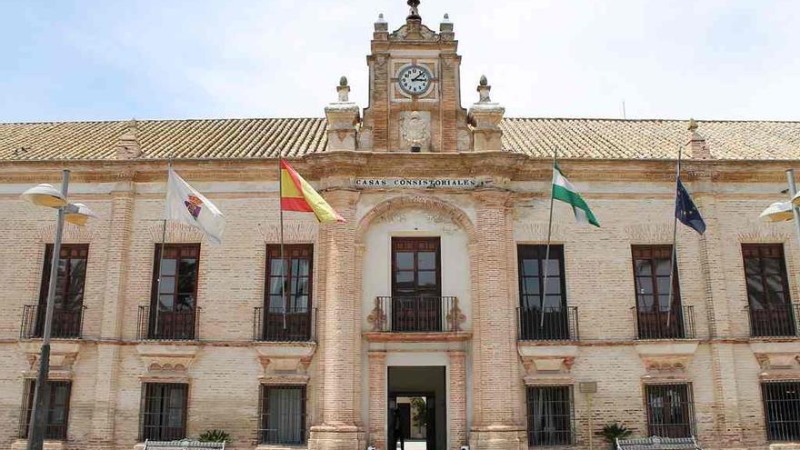 El Ayuntamiento de La Carlota restringe el suministro de agua