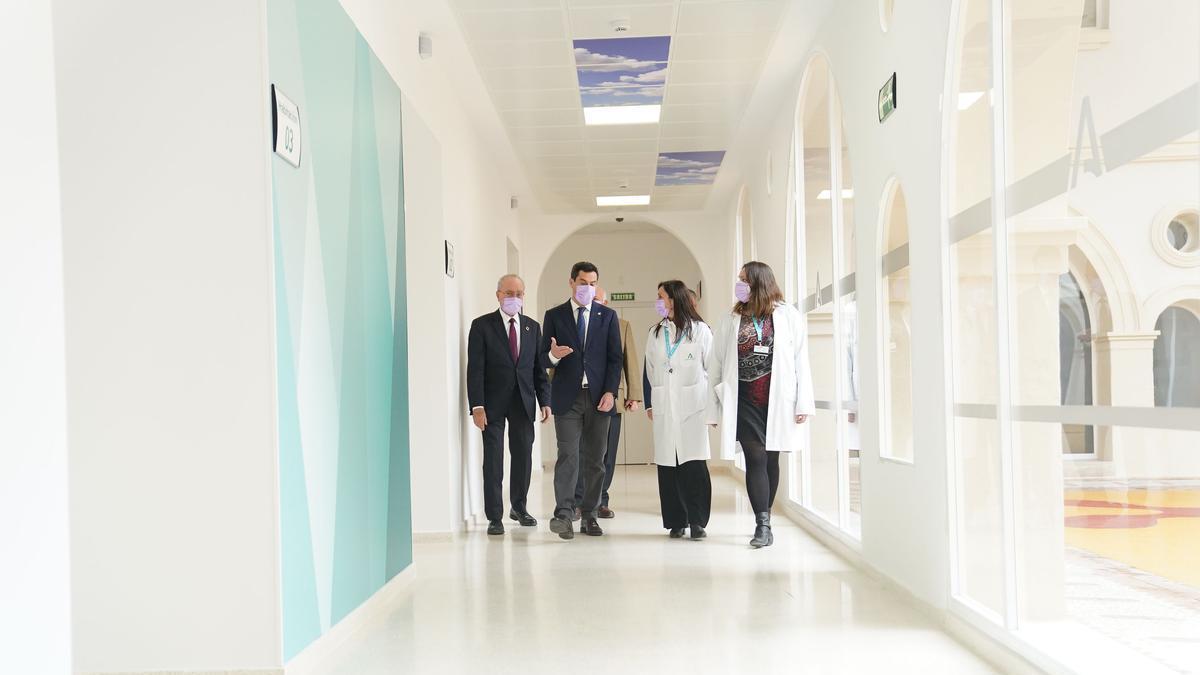 El presidente andaluz, Juanma Moreno, en la inauguración de las nuevas instalaciones de salud mental.