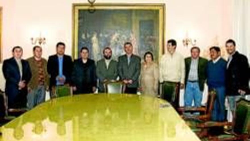 Una delegación de alcaldes ecuatorianos conoce el funcionamiento de la diputación