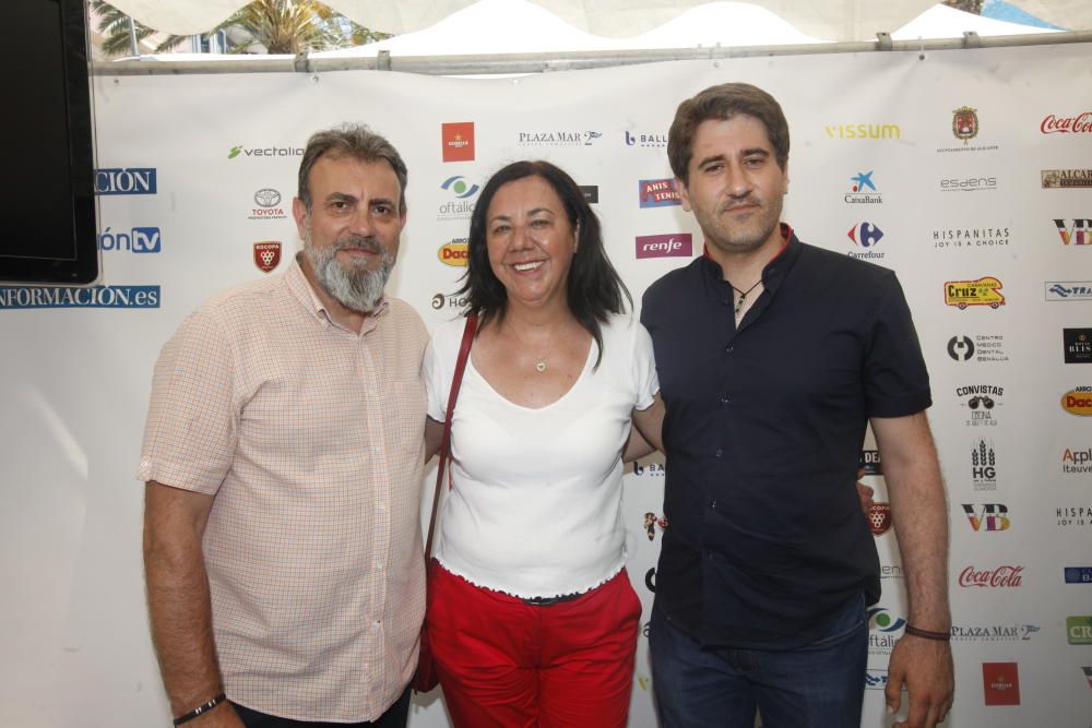 Francisco Bernabé, jefe de Local de INFORMACIÓN, junto con Lola Vilchez y Raúl Ruiz, concejales socialistas en el Ayuntamiento de Alicante.