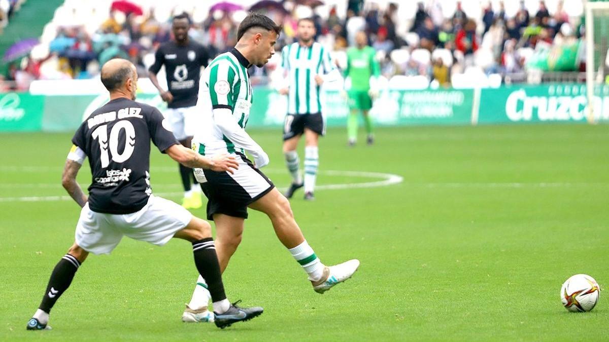 Alejandro Viedma, en un encuentro del Córdoba CF durante el pasado curso.