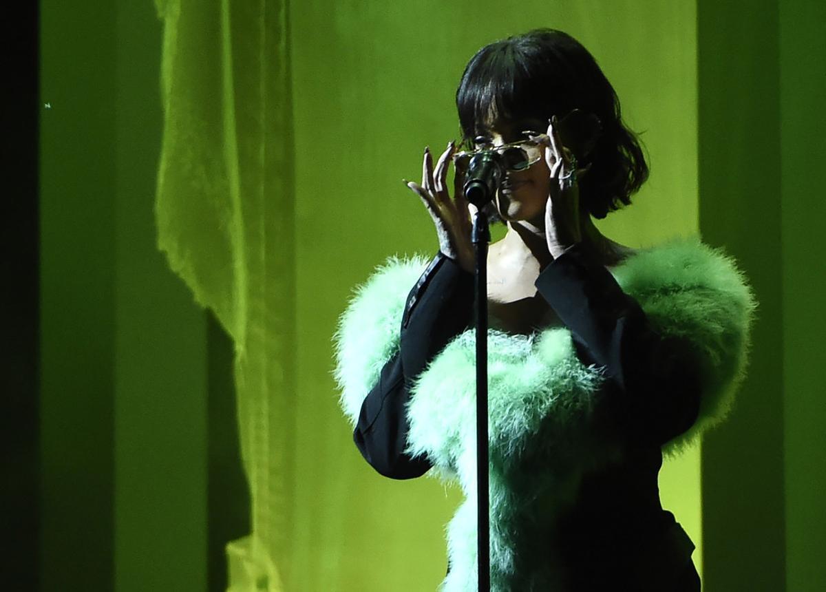 Rihanna performs Love On The Brain at the Billboard Music Awards at the T-Mobile Arena on Sunday, May 22, 2016, in Las Vegas. (Photo by Chris Pizzello/Invision/AP)