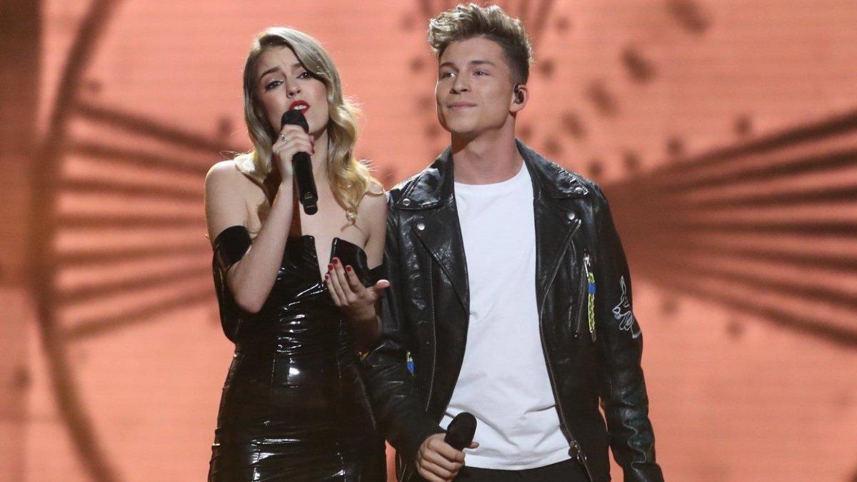 Raoul y Nerea en el escenario de 'La mejor canción jamás cantada'