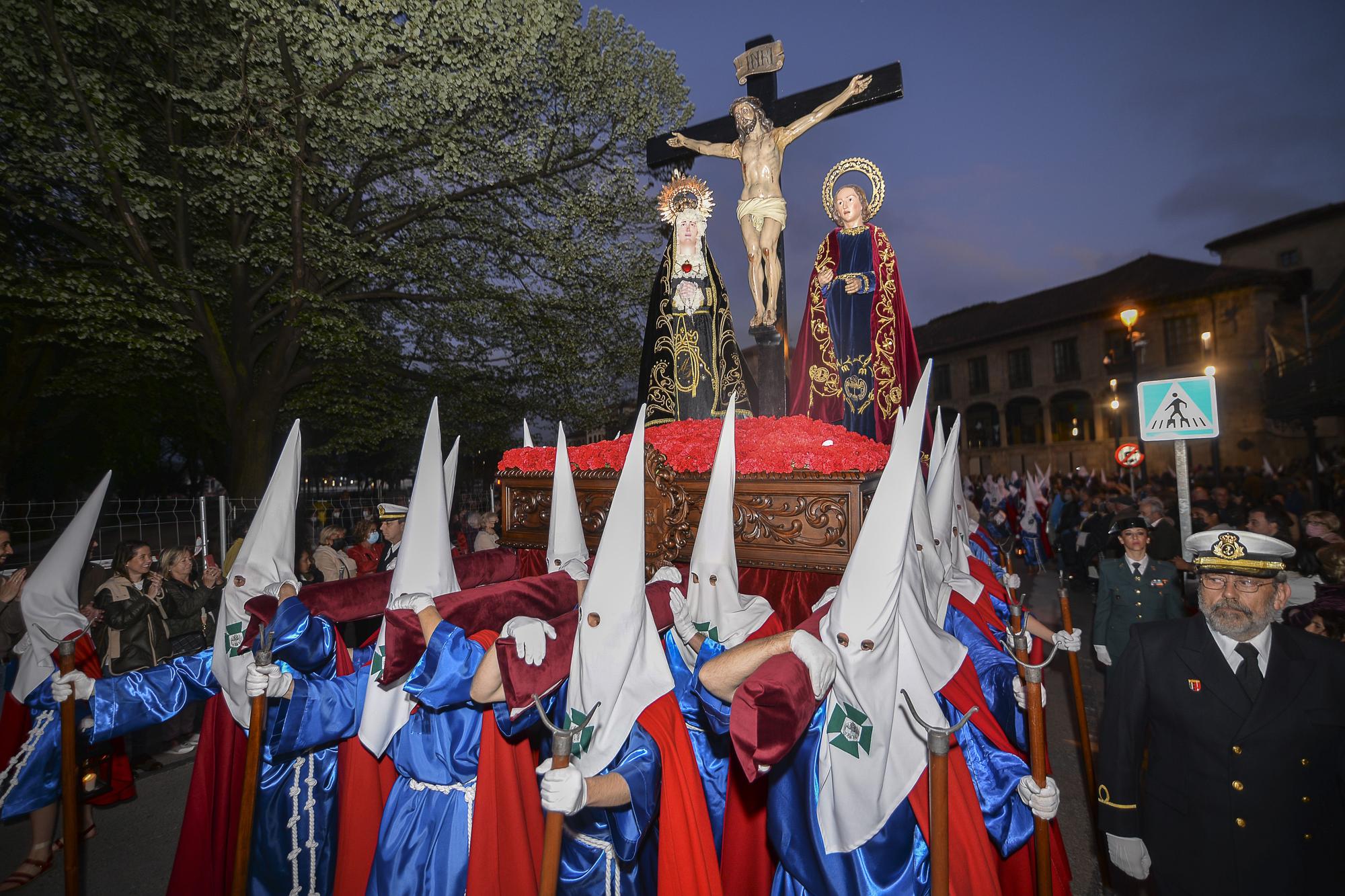 EN IMÁGENES: Los sanjuaninos protagonizan la procesión de la Tercera Palabra en Avilés