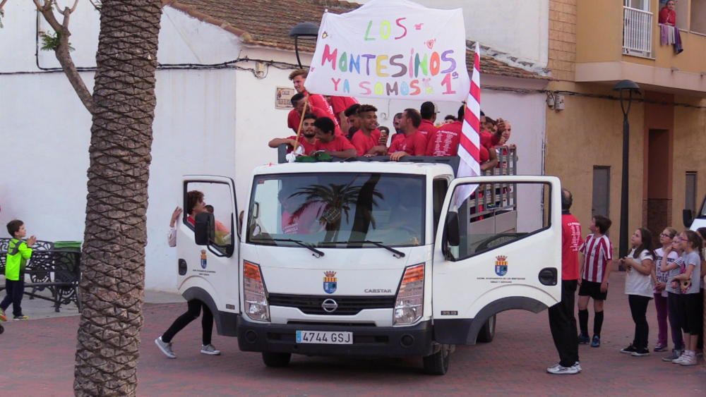 El Montesinos celebra el ascenso por todo lo alto