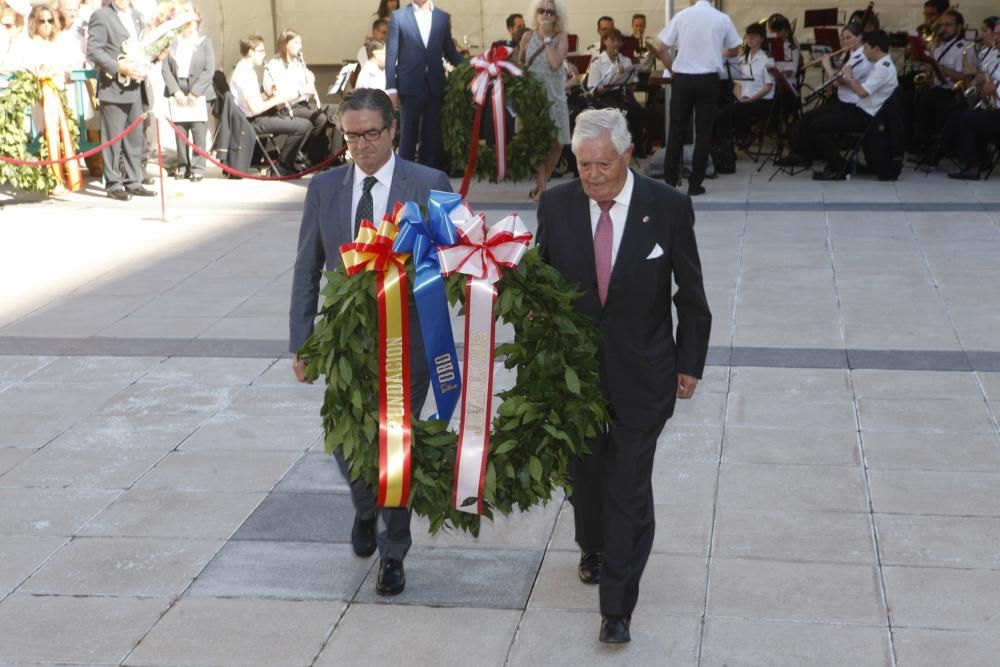 Ofrenda floral a Jovellanos en Gijón