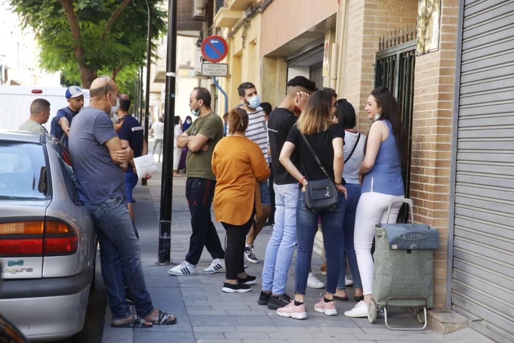 Protesta ante el Consulado de argelinos que quieren salir de España