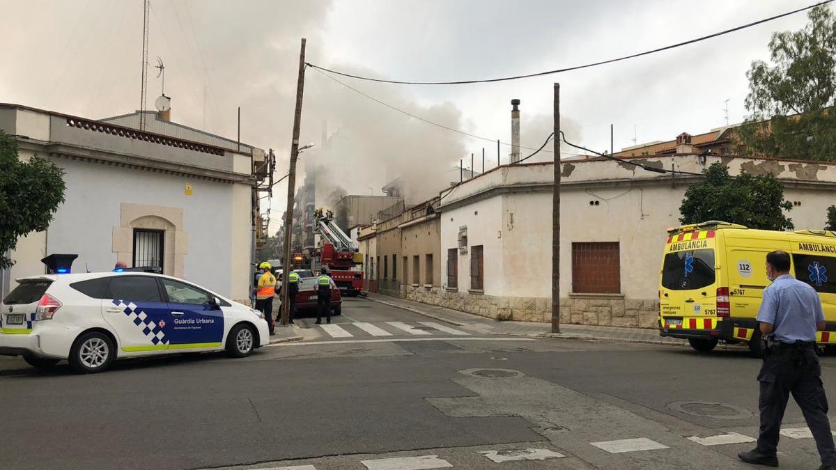 El foc s&#039;ha produït en una casa del carrer Oliva de Figueres.