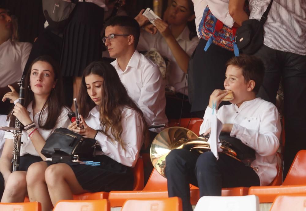 La Societat Musical Santa Cecilia de Fortaleny, en Mestalla