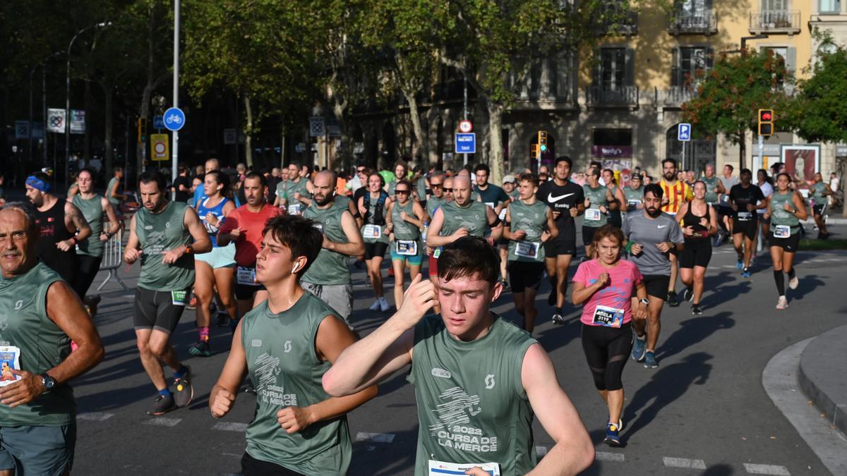 La Cursa de la Mercè 2022 desciende por el paseo de Sant Joan