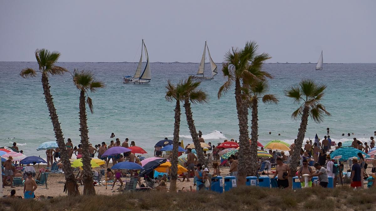 Foto turística de la playa de Canet