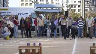 Girona manté viva la tradició de les bitlles catalanes per les Fires
