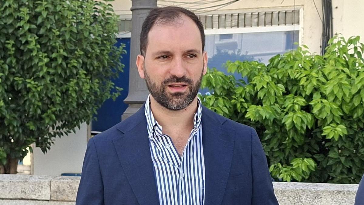 El portavoz adjunto de Vox en la Asamblea de Extremadura, Álvaro Sánchez Ocaña, en declaraciones a los medios