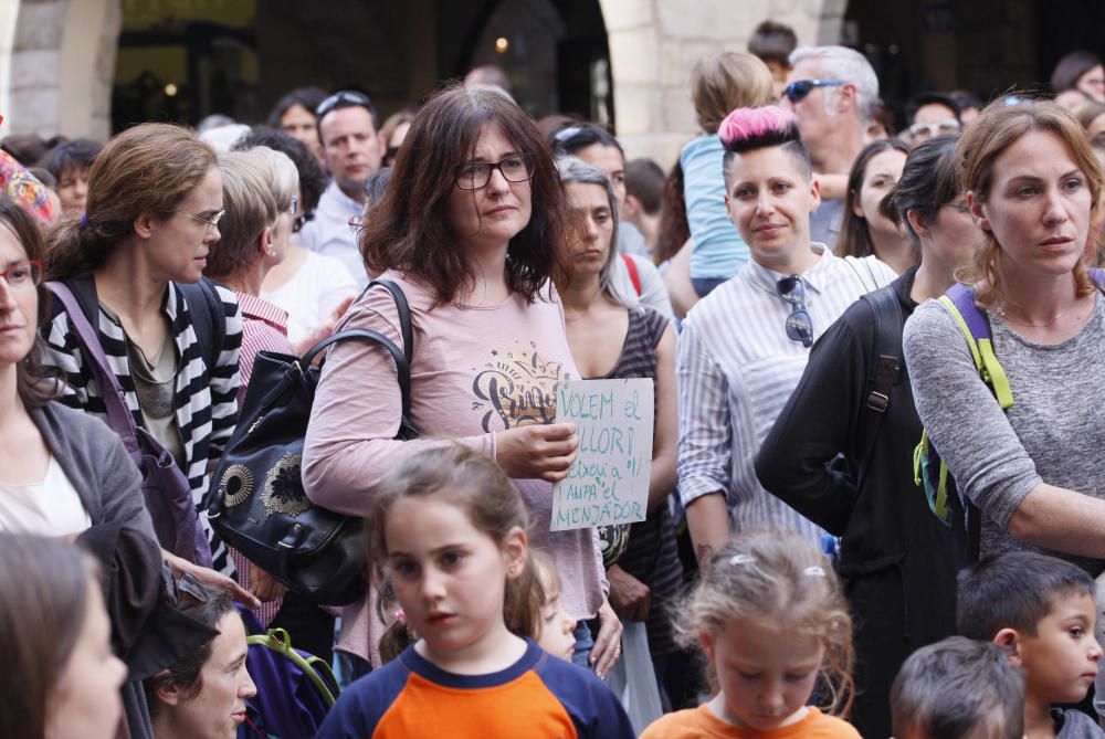 Pares i alumnes del Pla de l''Estany i el Gironès, reclamen gestionar els menjadors escolars