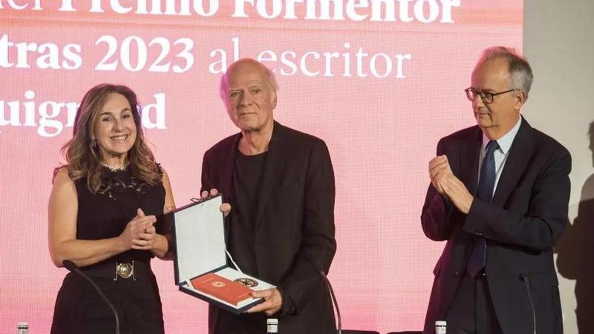 El escritor francés, Pascal Quignard recibiendo el Premio Formentor de las Letras en 2023