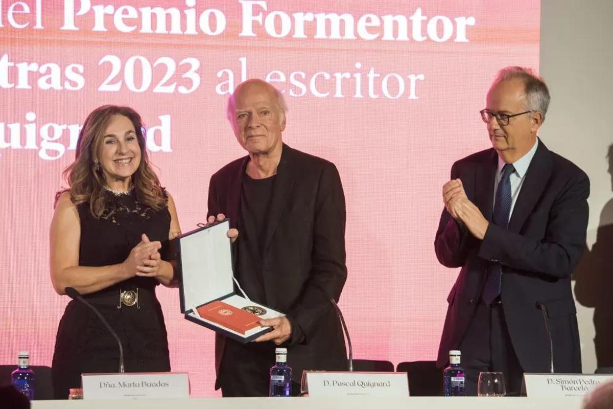 El escritor francés, Pascal Quignard recibiendo el Premio Formentor de las Letras en 2023
