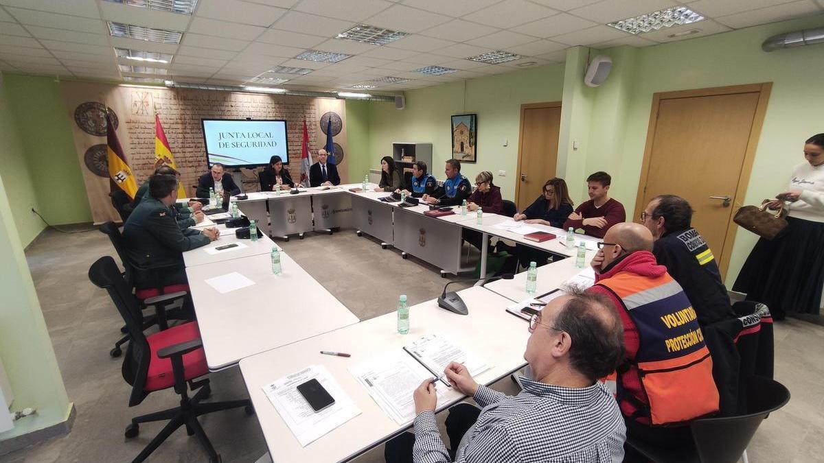 Reunión de la Junta Local de Seguridad con motivo de las Fiestas de Navidad.