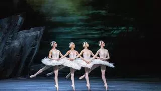 El cine Cervantes acoge la emisión en directo del ballet 'El lago de los cisnes'