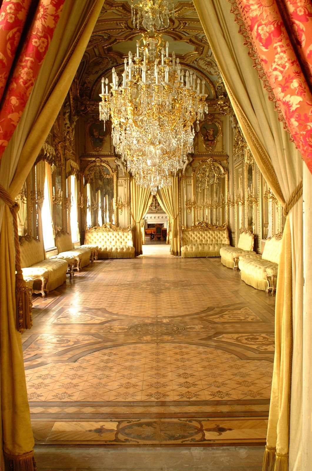 Interior del Palacio de Fernán Nuñez